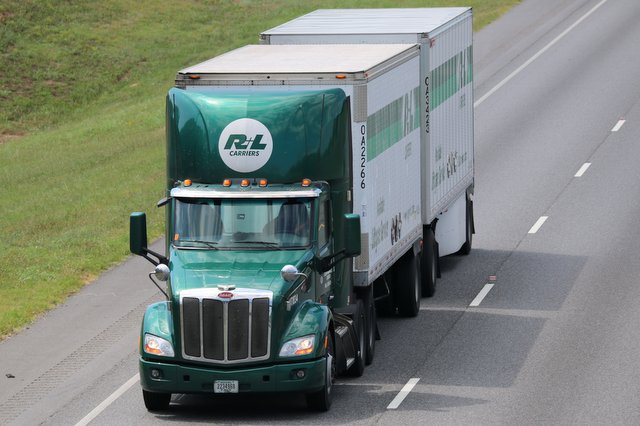 WSJ: More trucking companies using big rigs for dedicated fleets